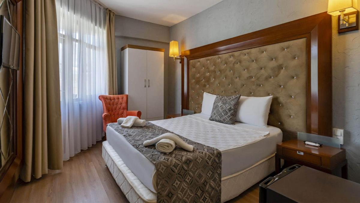 Dionisus Hotel Lara Antalya Bagian luar foto