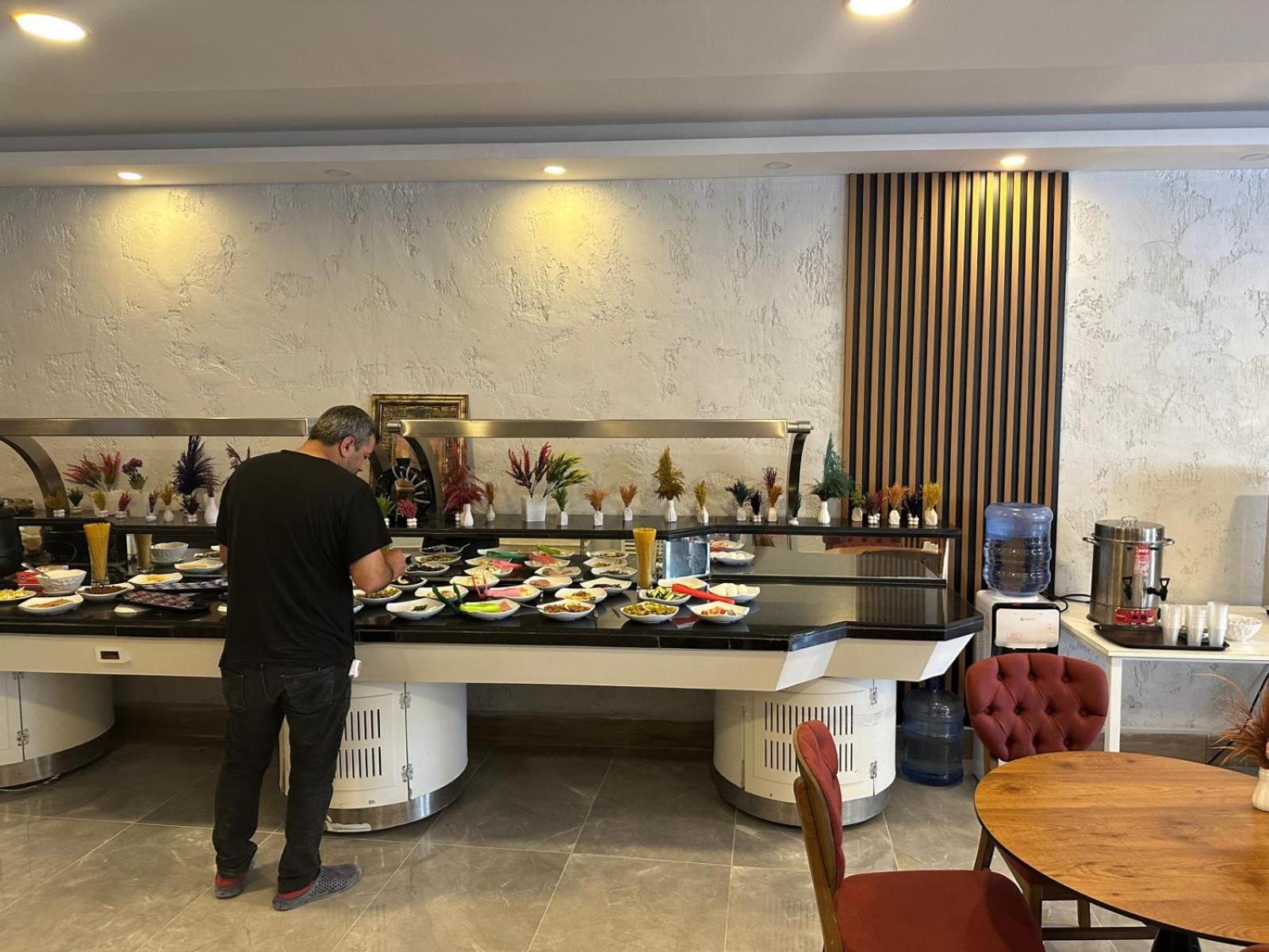 Dionisus Hotel Lara Antalya Bagian luar foto